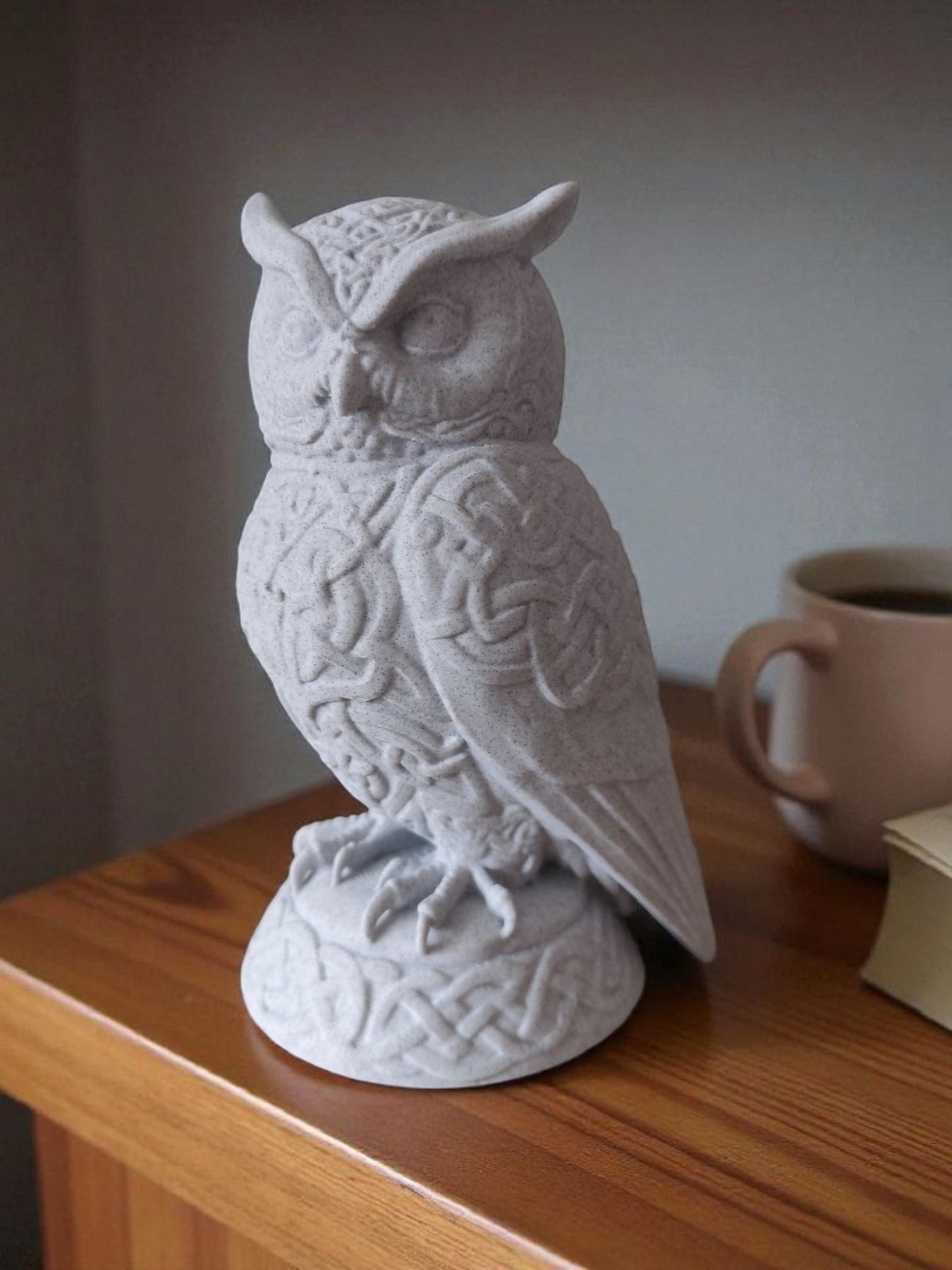 Celtic Owl Sculpture – 3D-gedruckte Eulenfigur mit keltischen Ornamenten