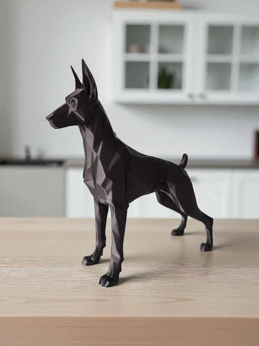 Low Poly Dobermann – 3D-gedruckte Designer-Skulptur im modernen Polygon-Stil