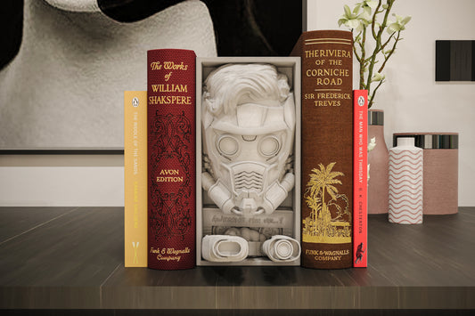 Book Nook maskierter Weltraumheld Sci Fi Bücherregal Deko als Shelf Insert oder Wanddeko Geschenk für Leser und Gamer