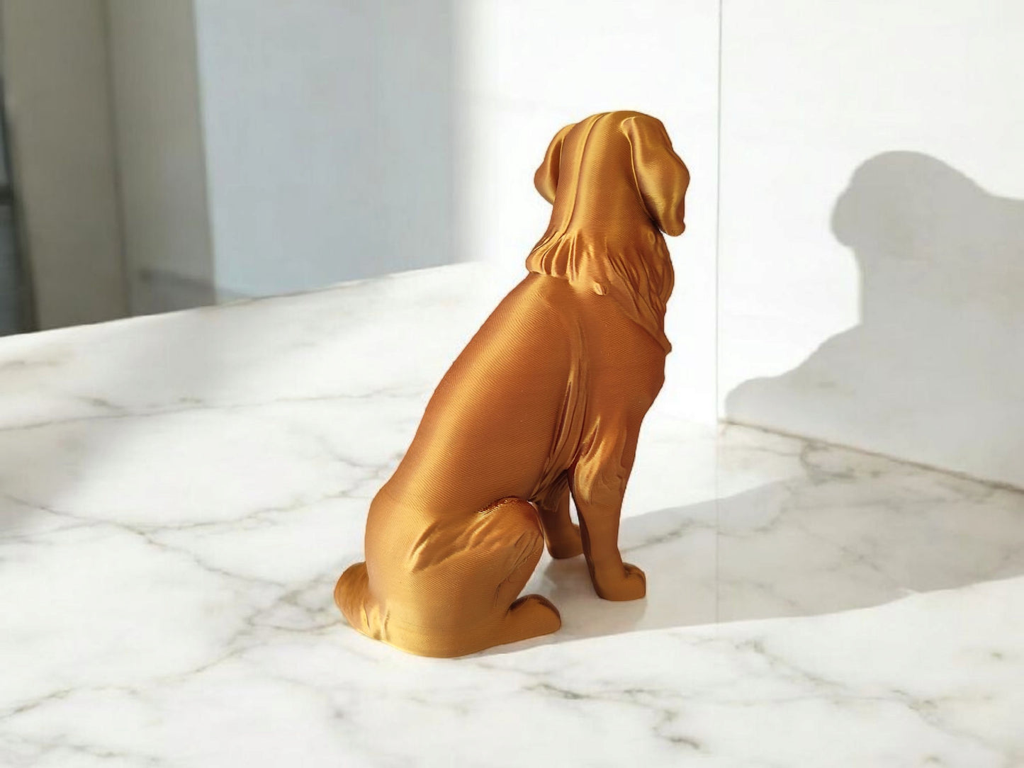 Golden Retriever Sculpture – Minimalistische & realistische Dekofigur