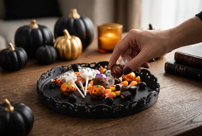 Gothic Tablett Deko mit Totenköpfen ornamentale Ablage Halloween Deko Schmuckablage für Gothic Wohnung Wohnzimmer und Geschenk
