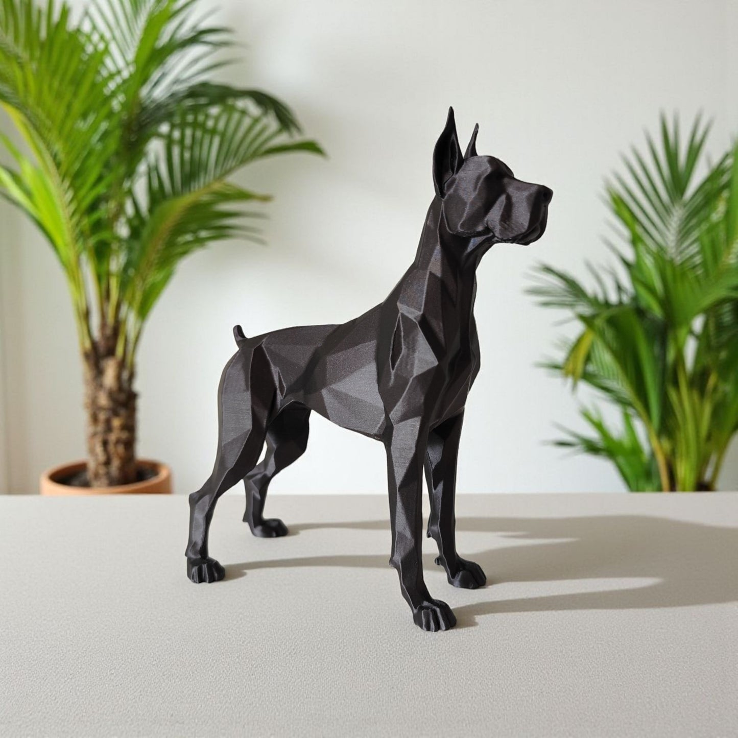 Low Poly Great Dane – Elegante 3D-gedruckte Skulptur im polygonalen Design