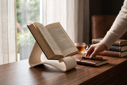 Buchständer Leseständer Wavy Book Stand als Bücherhalter Display Ständer und Geschenk für Leser Bücherliebhaber